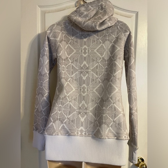 Billabong White Gray Aztec Print Coat Sz‎ Small Mid Weight Thumb Holes - Picture 3 of 5